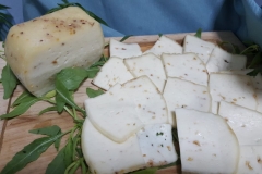 formaggio di capra con peperoncino lucano